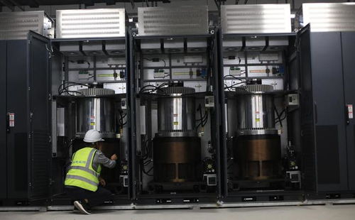 电磁弹射为何选用飞轮储能？电网与蓄电池的局限性解析